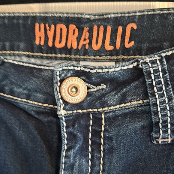 Hydraulic Jean Capris - 18 - BOOTY friendly! - Picture 2 of 6